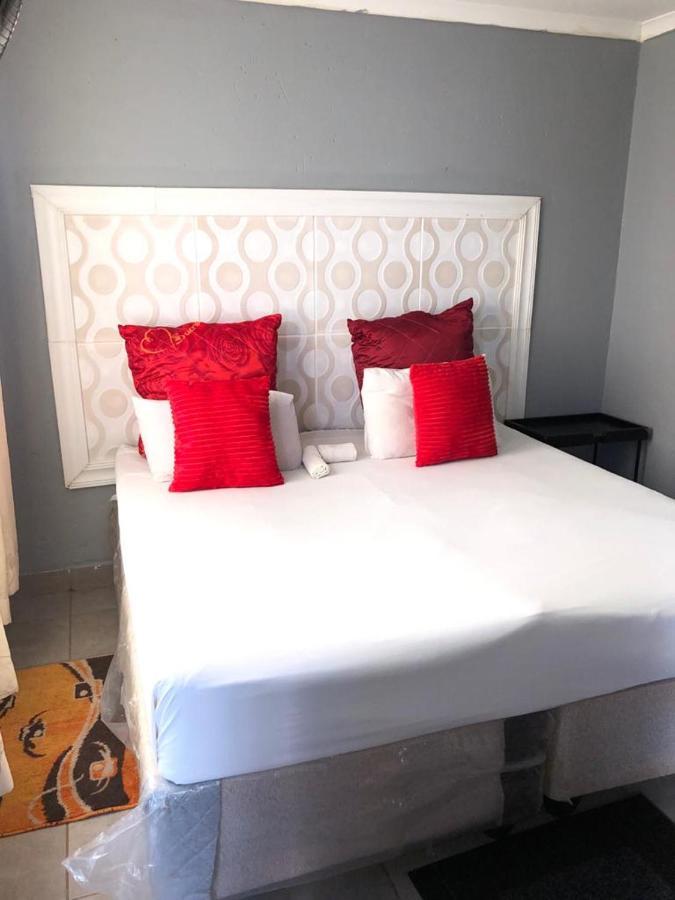 Fgm Guesthouse 2 Alberton Bagian luar foto