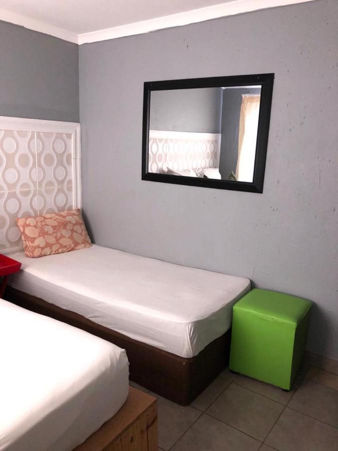 Fgm Guesthouse 2 Alberton Bagian luar foto