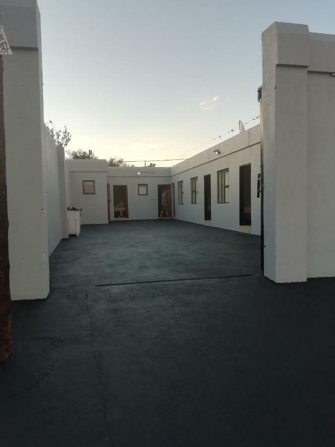 Fgm Guesthouse 2 Alberton Bagian luar foto